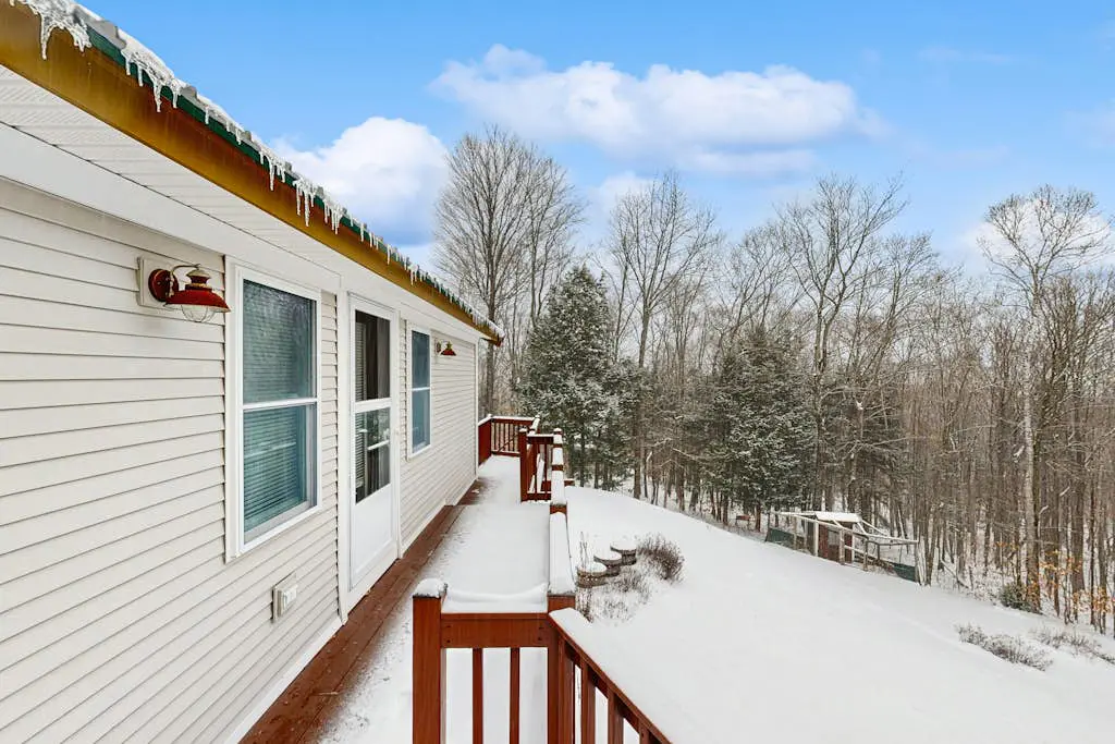 Middle Ledge Lodge