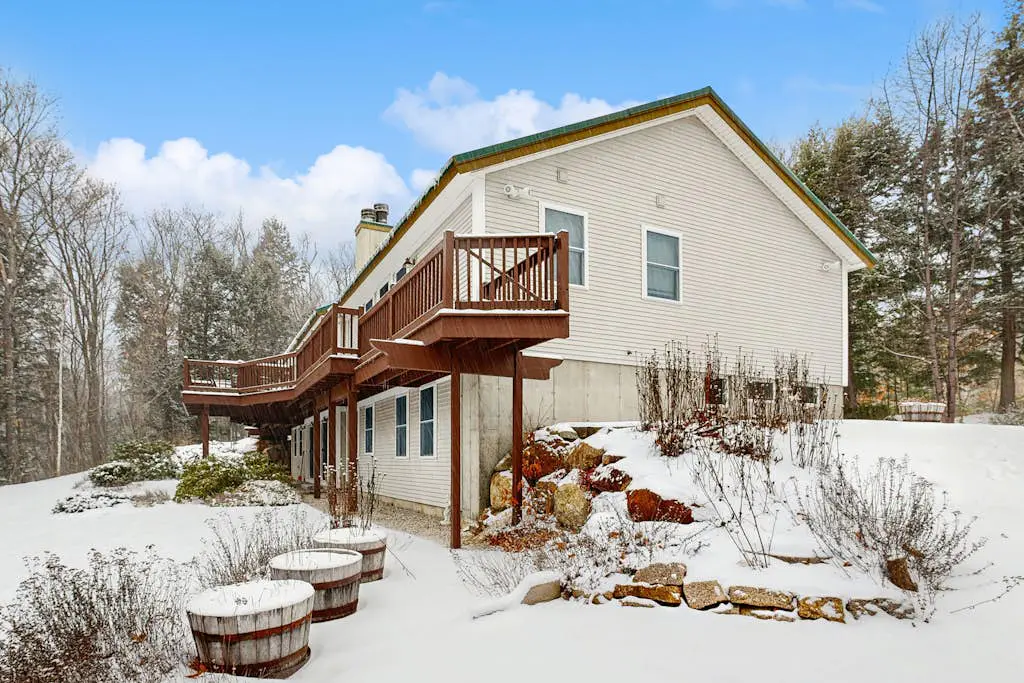 Middle Ledge Lodge
