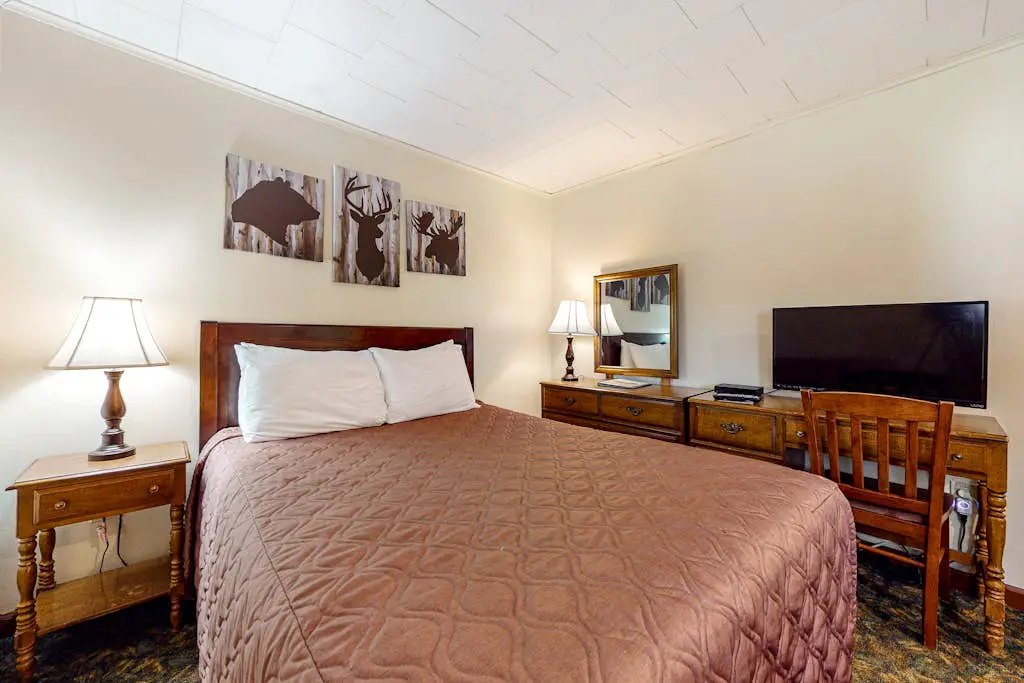 Riverbank Motel Room #4