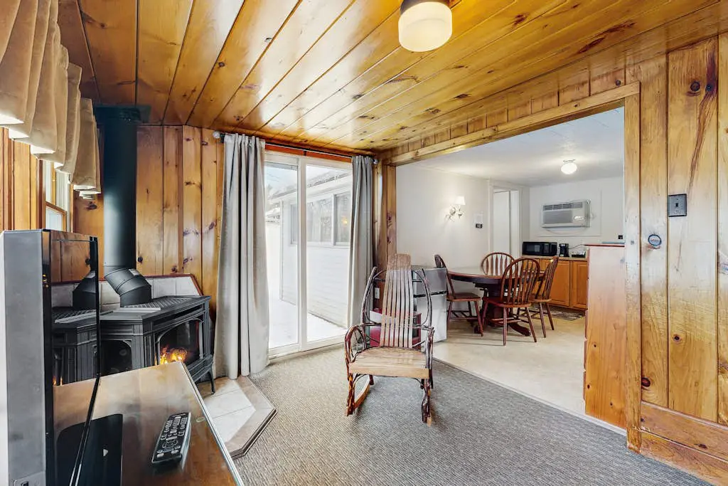 Riverbank Cabin A