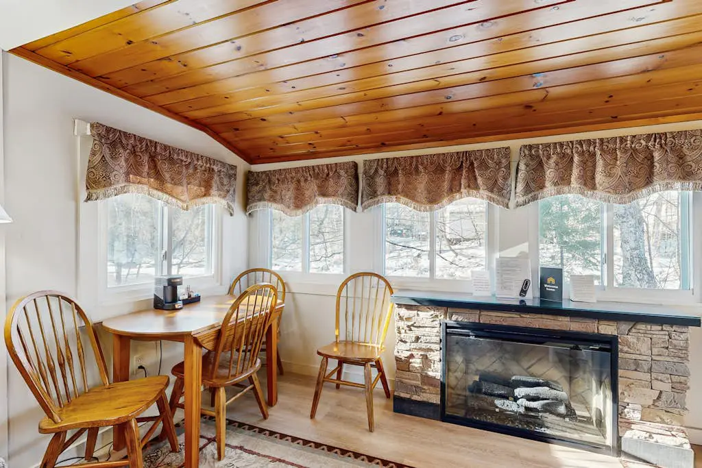 Riverbank Cabin C