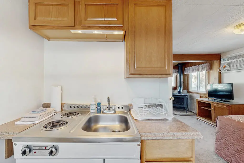 Riverbank Cabin B