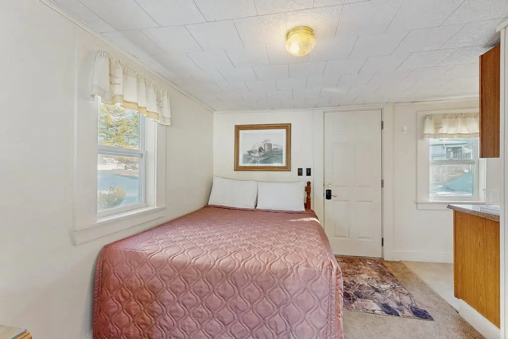 Riverbank Cabin B