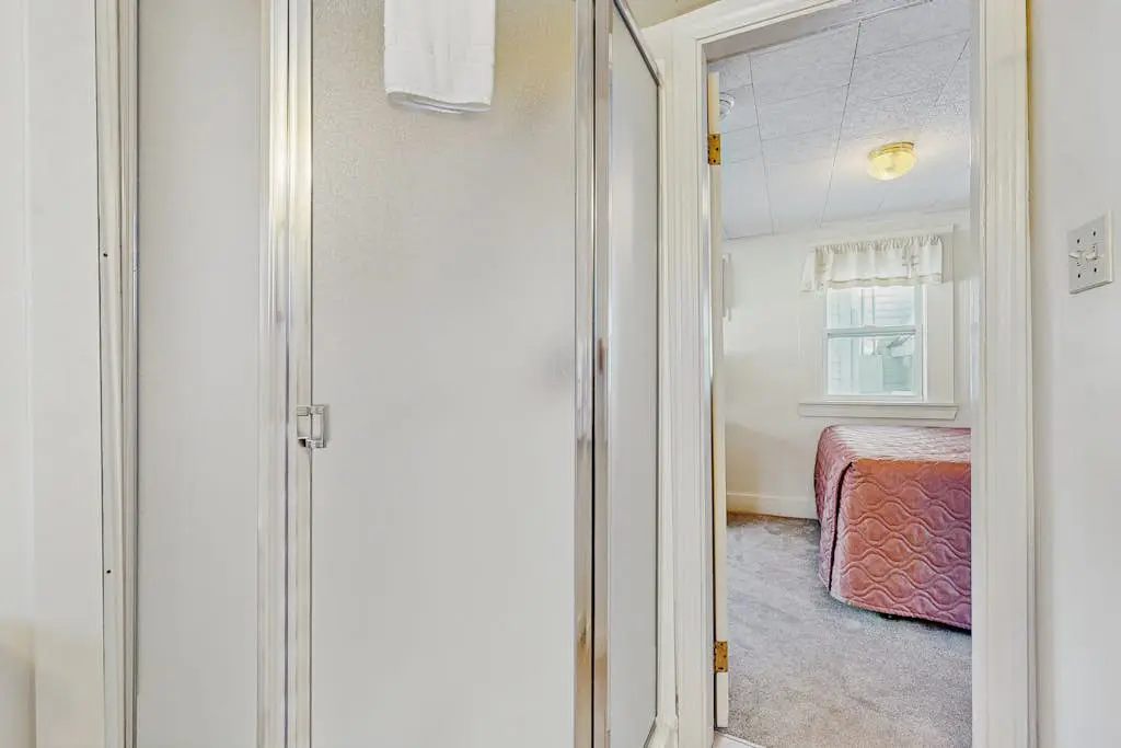 Riverbank Cabin B