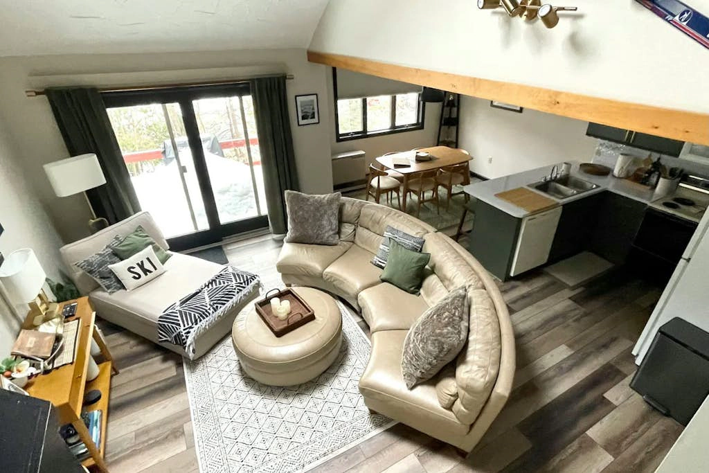 Cozy Condo In The Woods