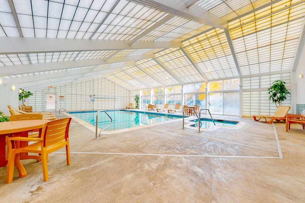 Mountainside condo at ski lift w/ pool, rec room & great location