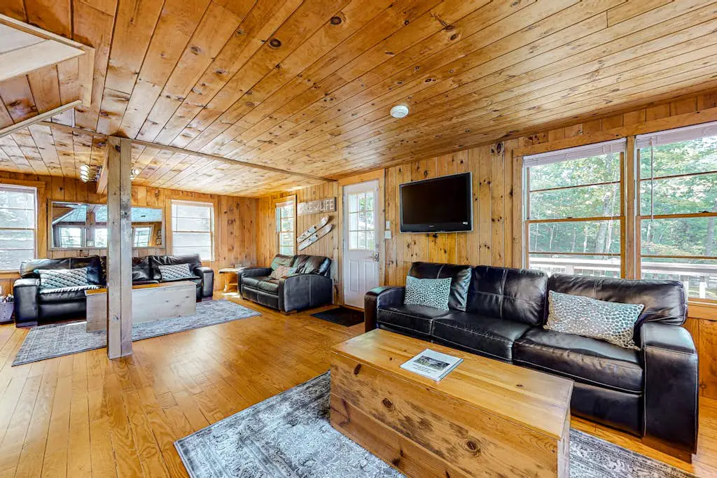 Maggie's Lakeside Cottage
