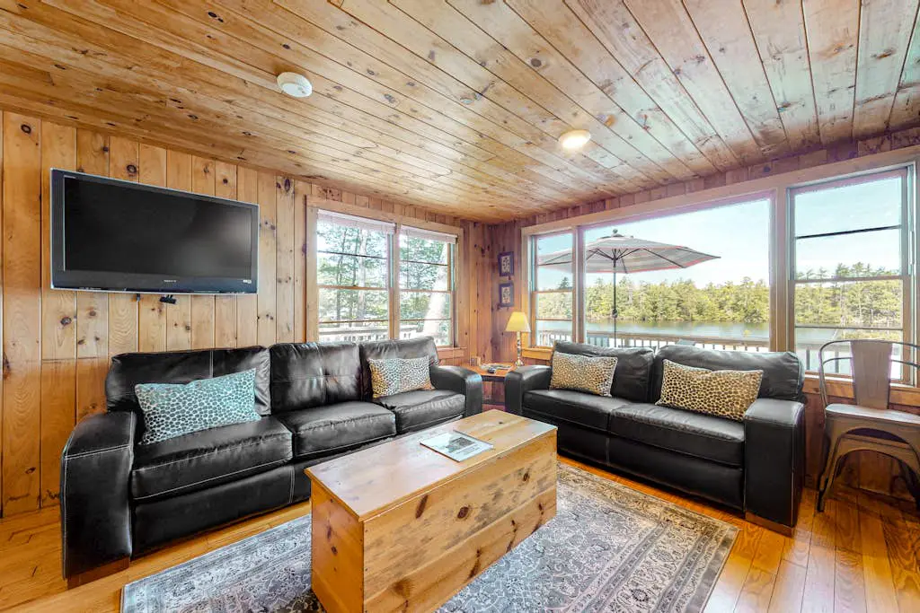 Maggie's Lakeside Cottage