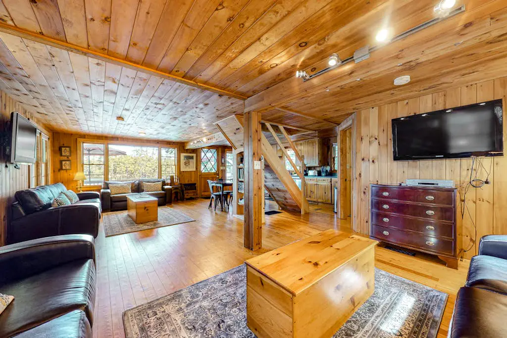 Maggie's Lakeside Cottage