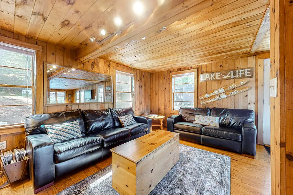 Maggie's Lakeside Cottage
