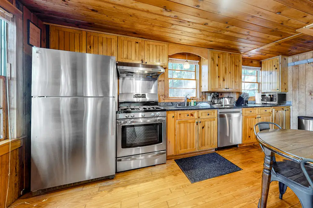 Maggie's Lakeside Cottage