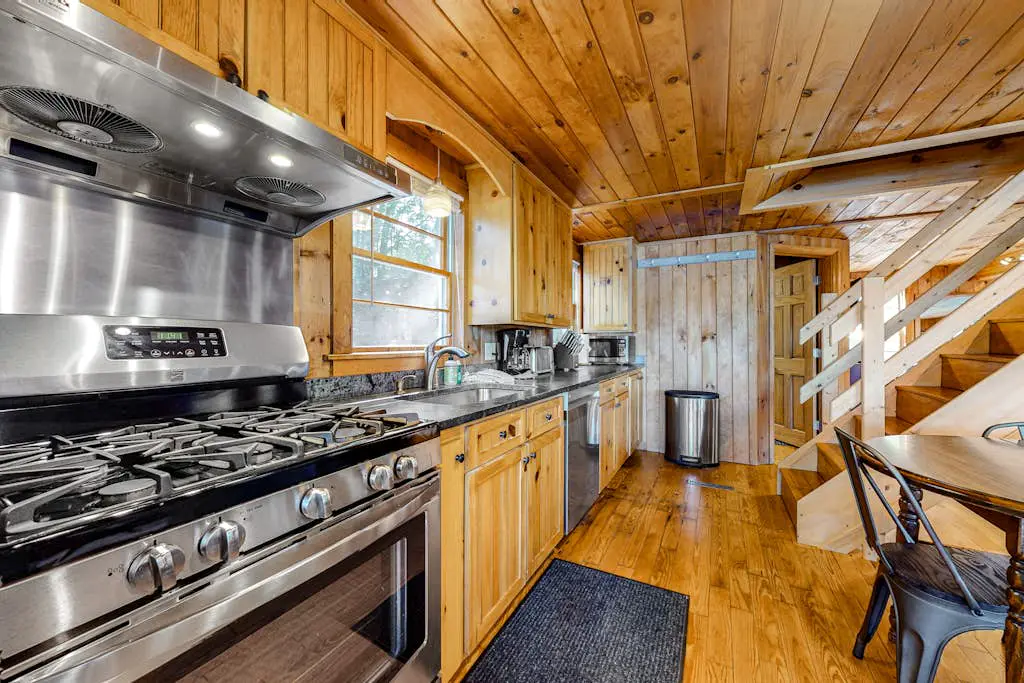 Maggie's Lakeside Cottage