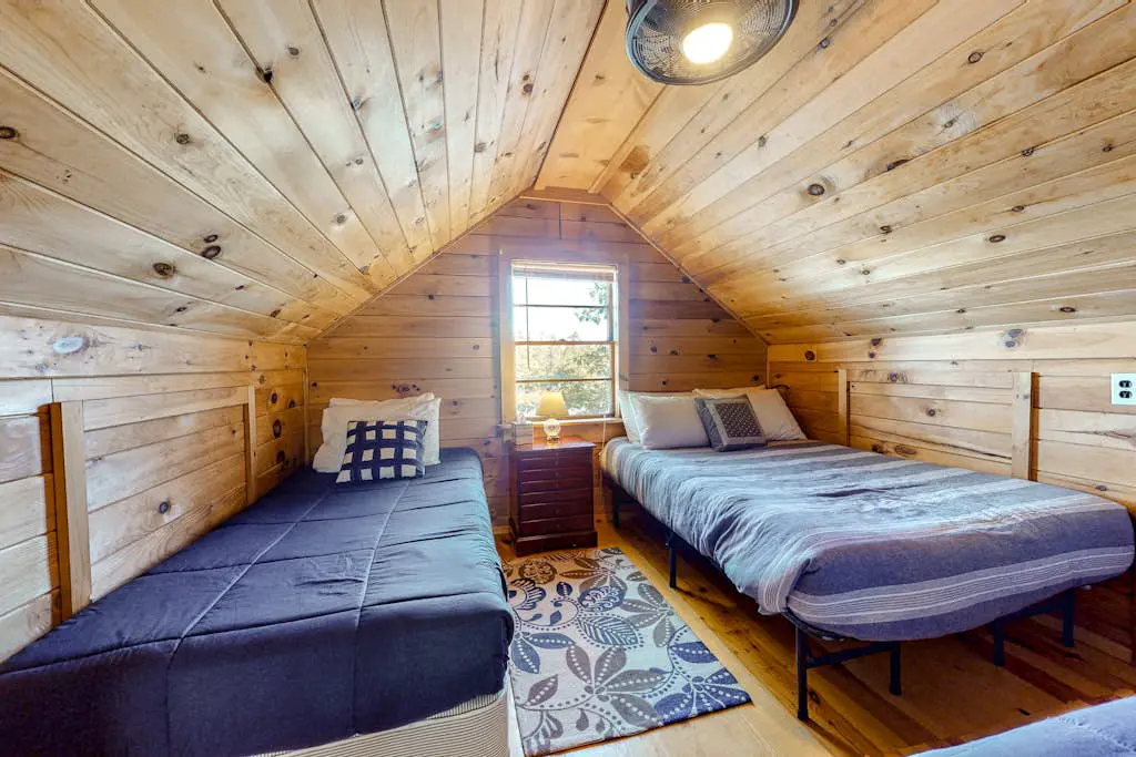 Maggie's Lakeside Cottage