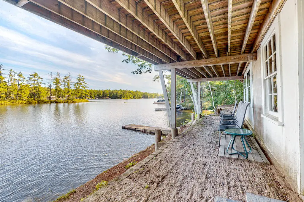 Maggie's Lakeside Cottage