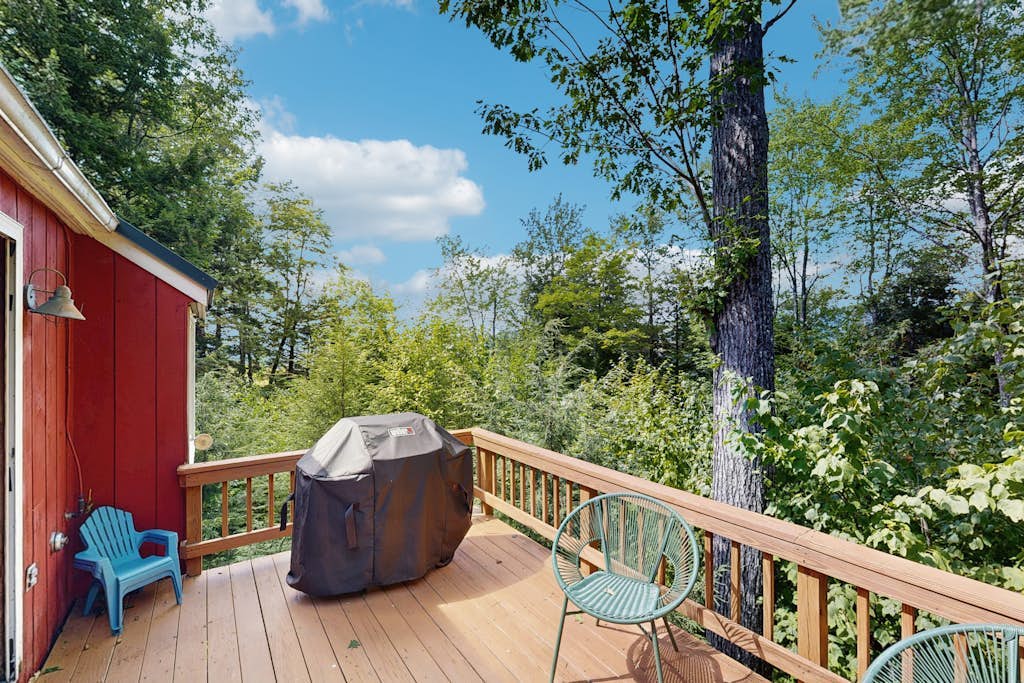 Dog-friendly mtn-view home with 2 hot tubs, pools, tennis, sandy pond, gym, BBQ