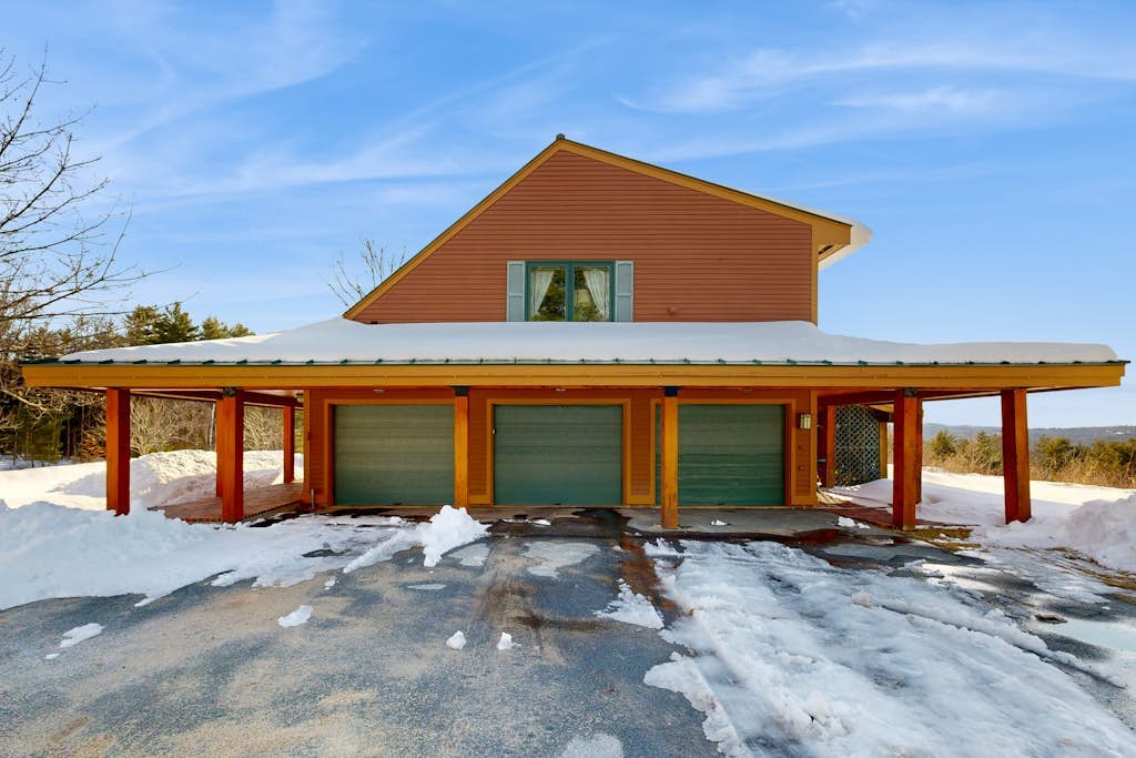 Stunning home with Moore Reservoir views and private sunroom
