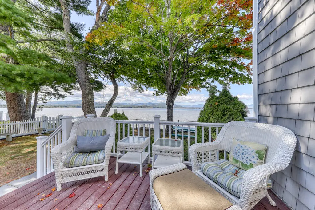 Long Sands Lakefront Home