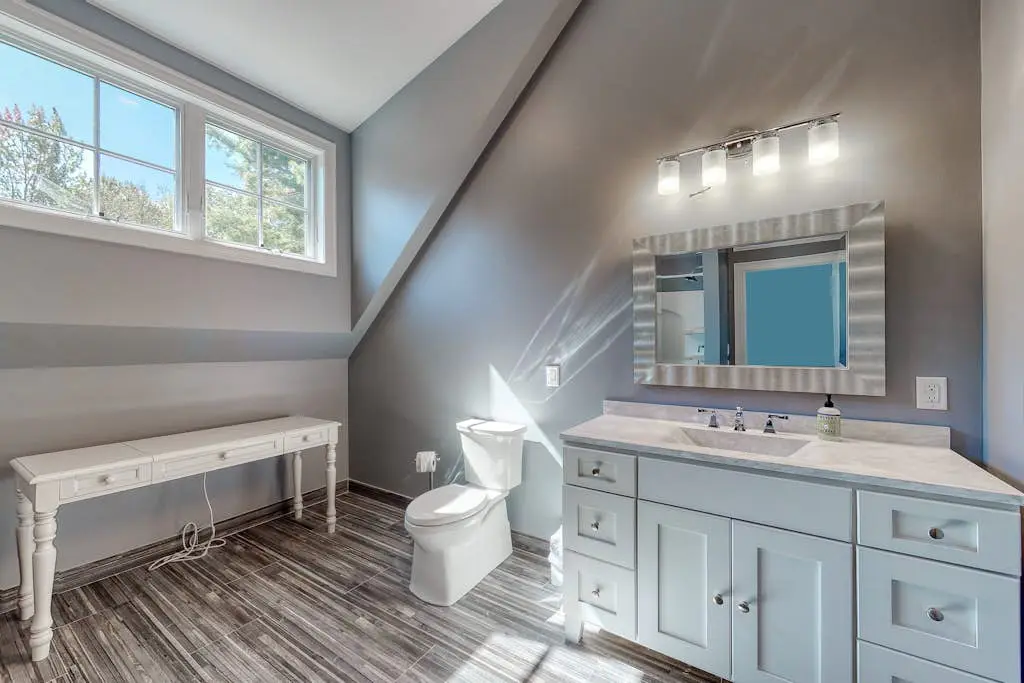 Long Sands Lakefront Home
