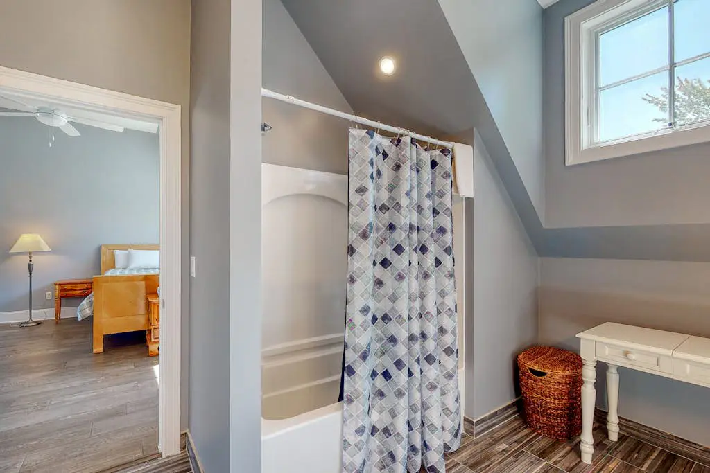 Long Sands Lakefront Home