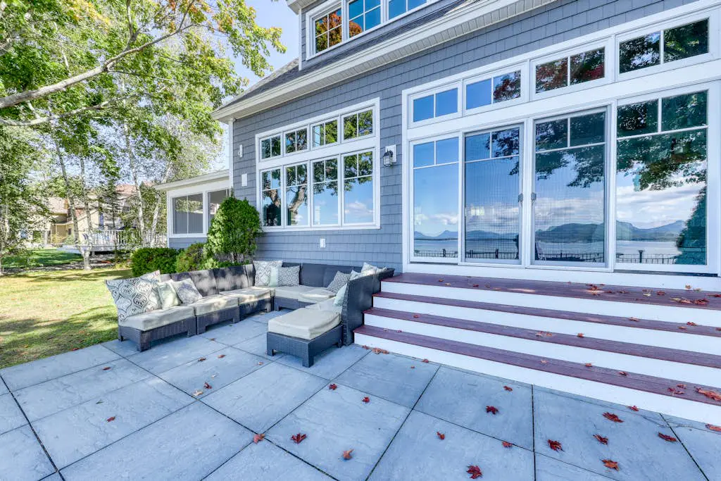 Long Sands Lakefront Home