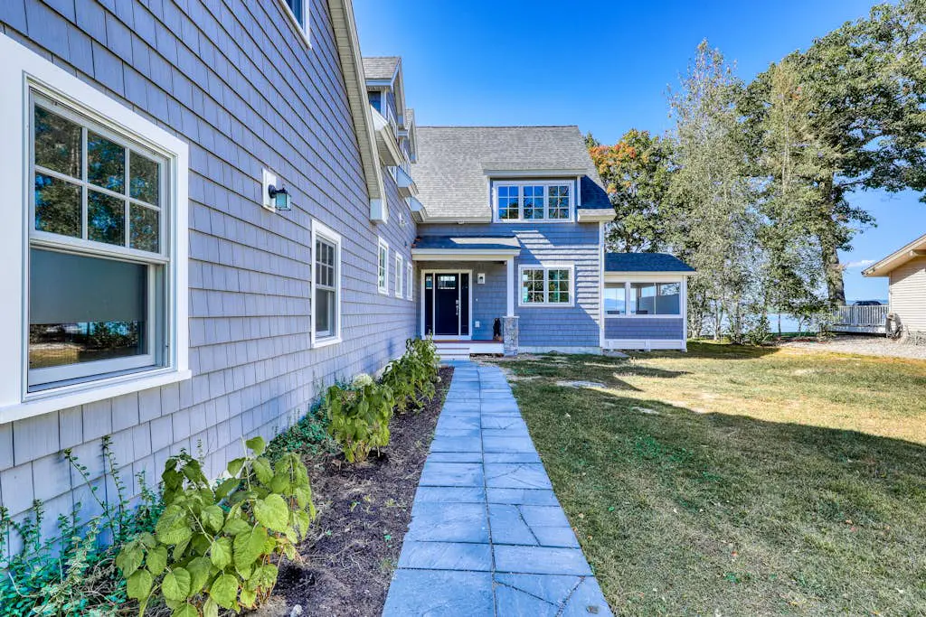 Long Sands Lakefront Home