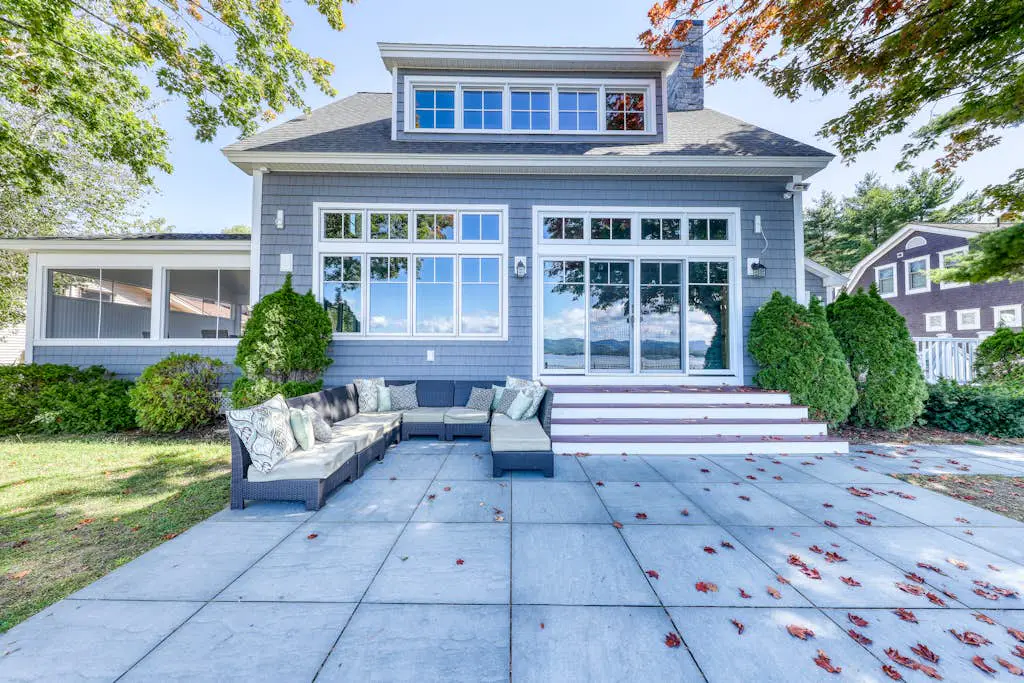 Long Sands Lakefront Home