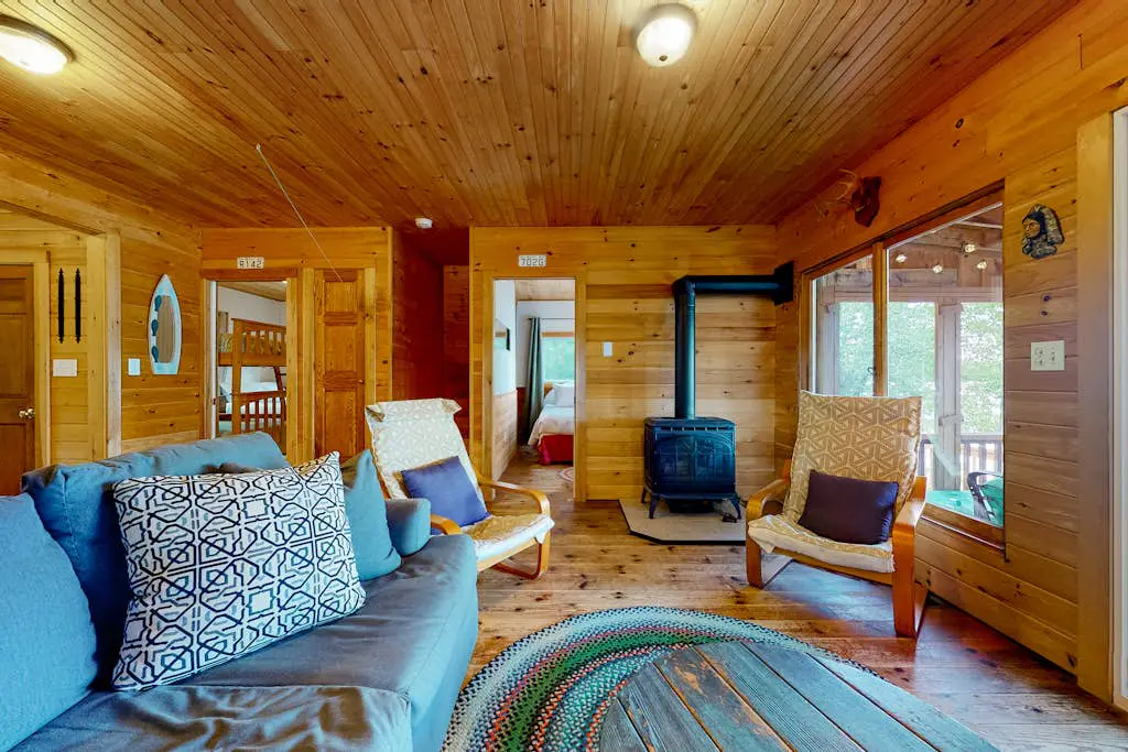 Leavitt Bay Shores