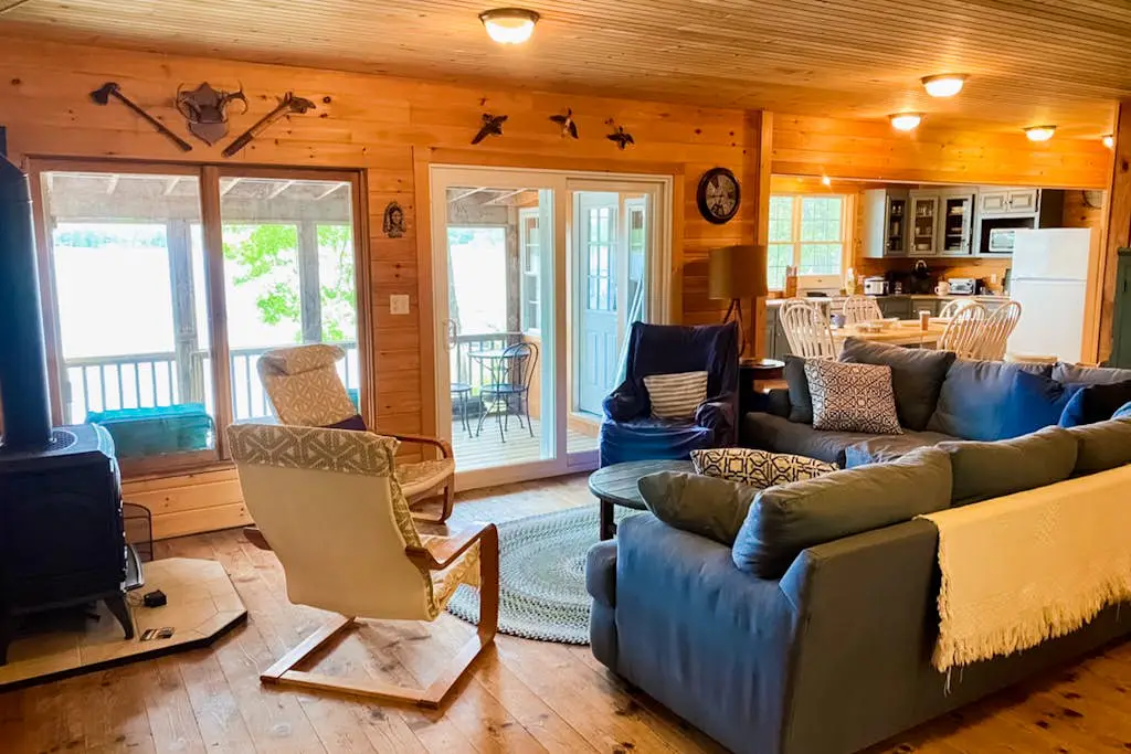 Leavitt Bay Shores