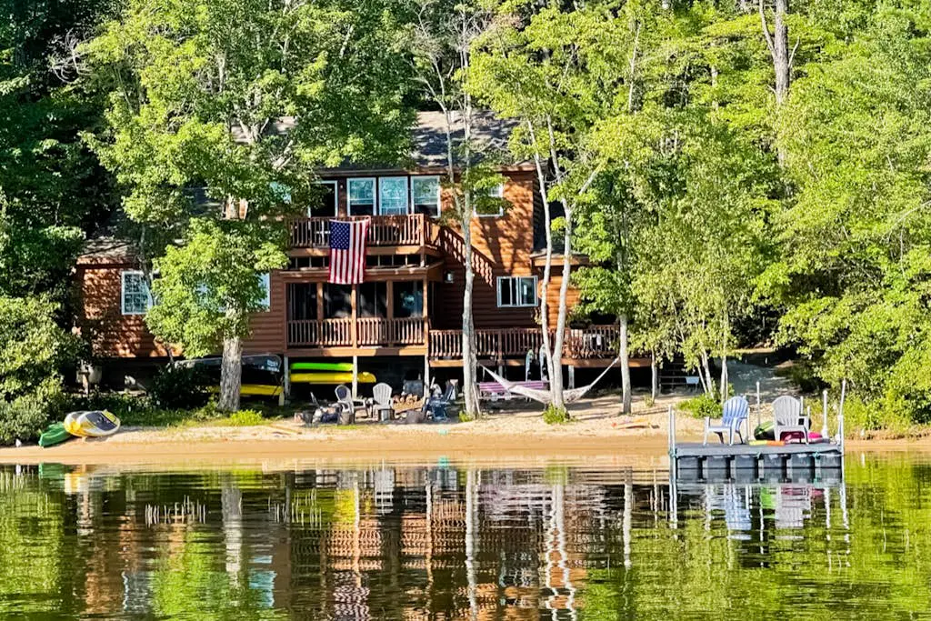 Leavitt Bay Shores