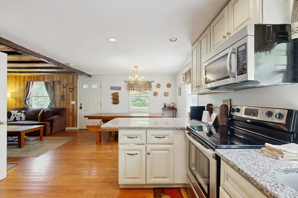 Alpen Suite in Ossipee