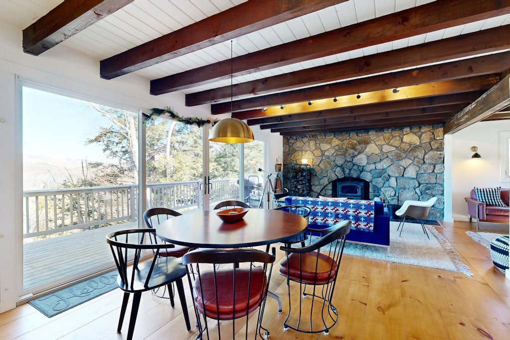 Mtn-view home with large deck, wood stove, firepit, grill, streaming, W/D, & AC