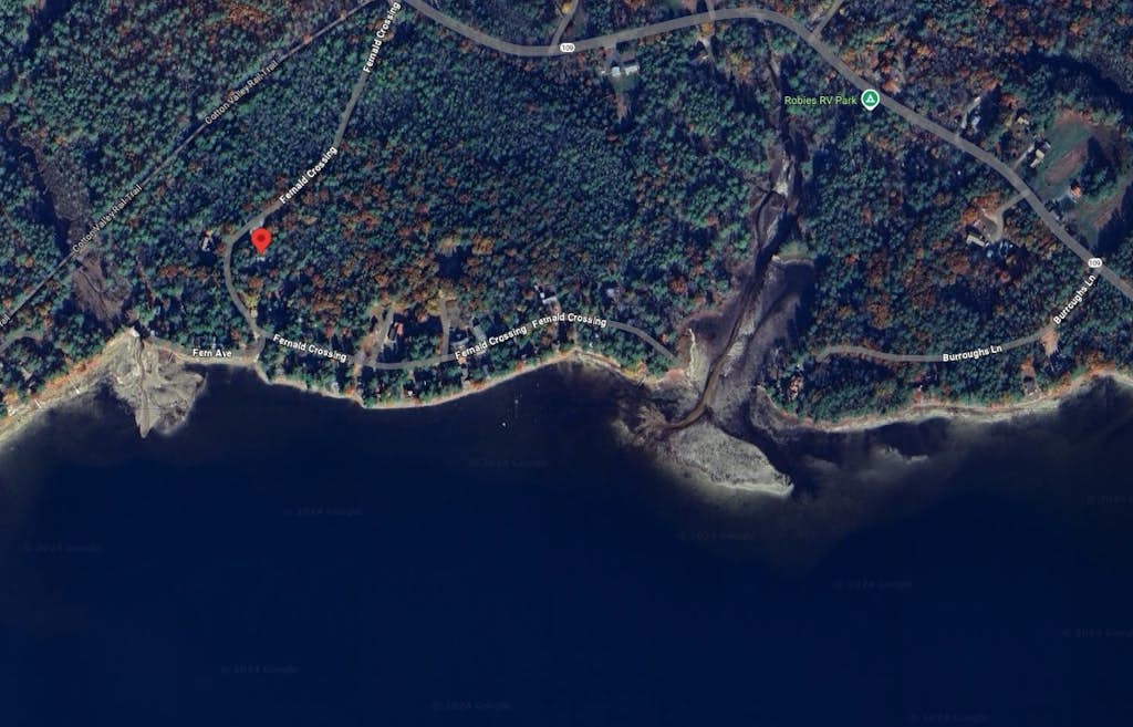 Peaceful new cabin, close to downtown, rail trail & beaches for all seasons fun