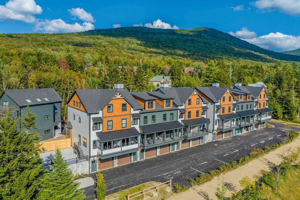 Newly built townhouse w/ amazing view of town center:  hiking, golfing & skiing