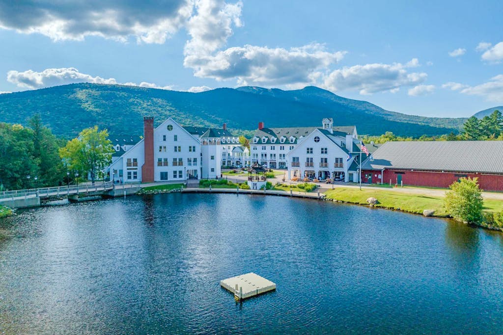 Newly built townhouse w/ amazing view of town center:  hiking, golfing & skiing