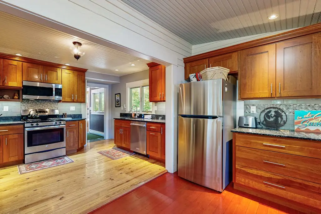Lakeside Elegance - For a wonderful lakeside fishing getaway