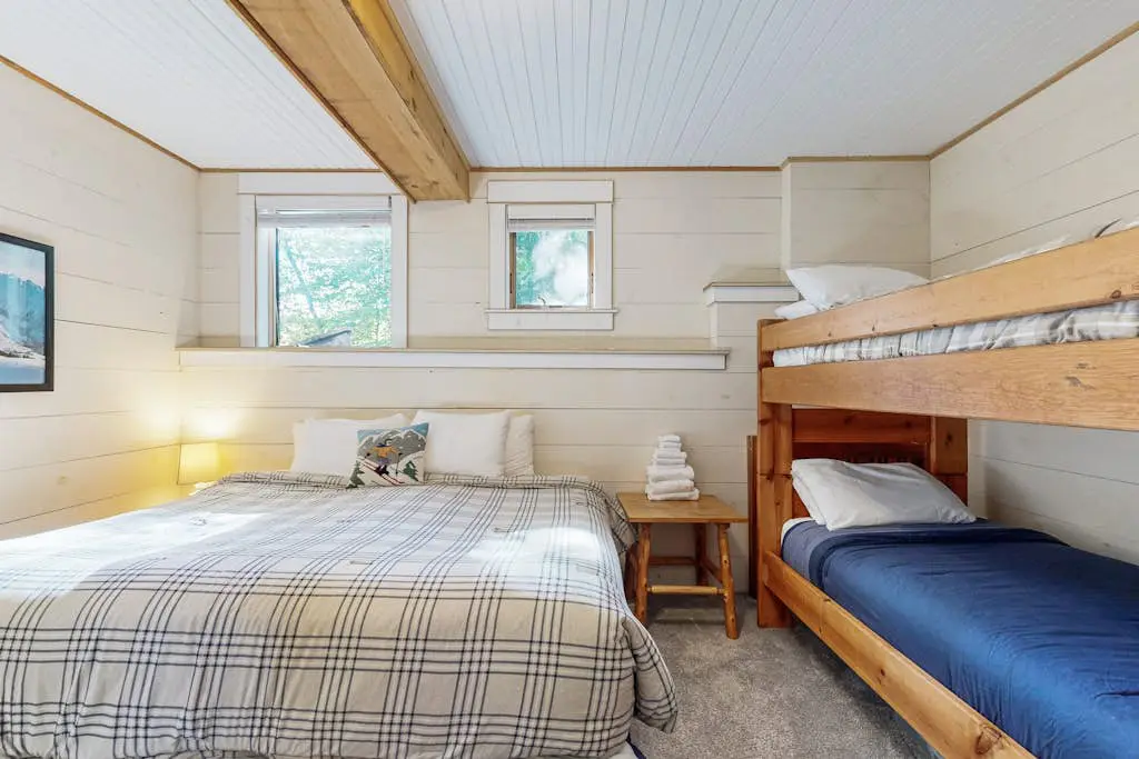 Lakeside Elegance - For a wonderful lakeside fishing getaway