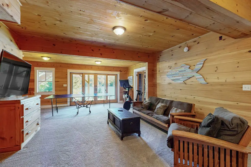 Lakeside Elegance - For a wonderful lakeside fishing getaway