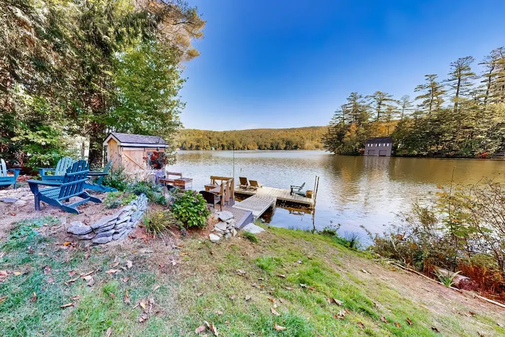Lakeside Elegance - For a wonderful lakeside fishing getaway