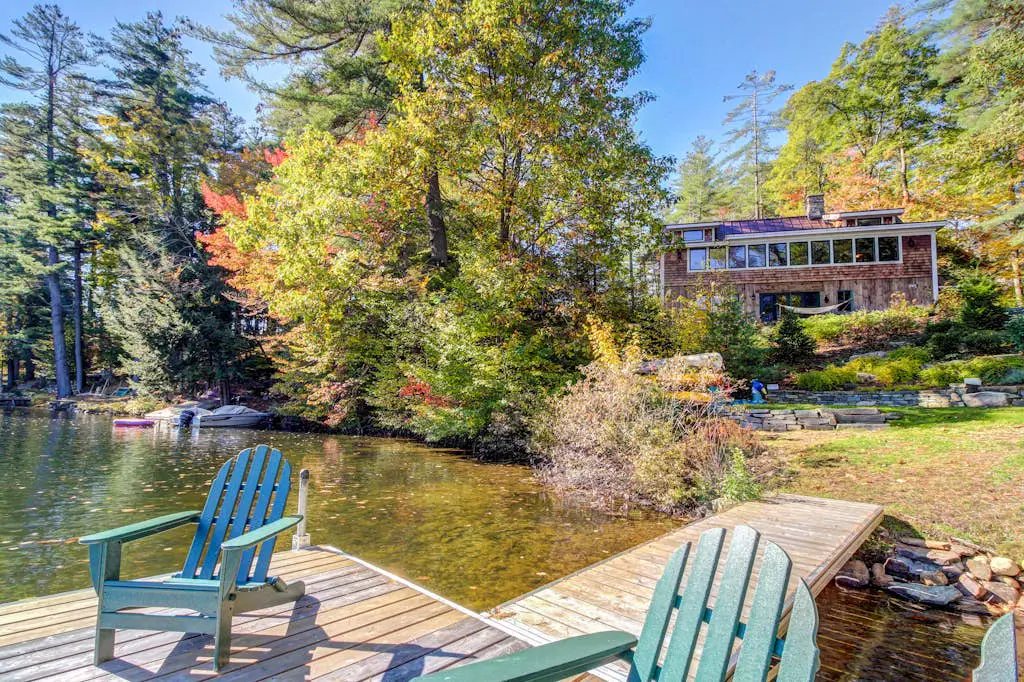 Lakeside Elegance - For a wonderful lakeside fishing getaway
