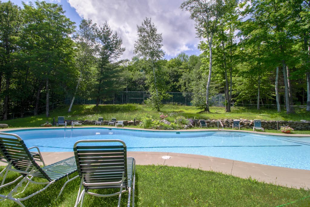 Two Okemo condos - ski-in/ski-out - pool, fast WiFi, washer/dryer