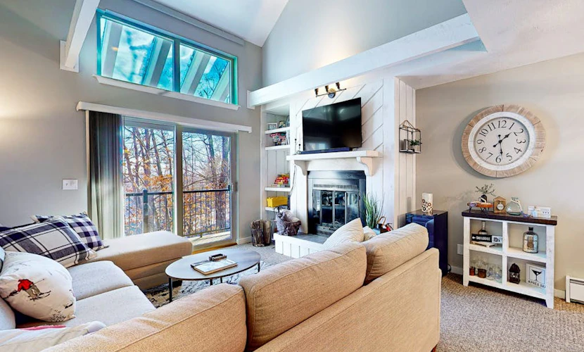 Ski-in/ski-out condo with pool, tennis courts, & grill