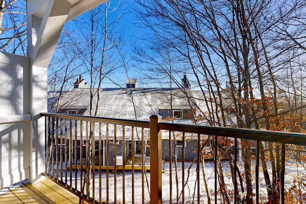 Ski-in/ski-out condo with pool, tennis courts, & grill
