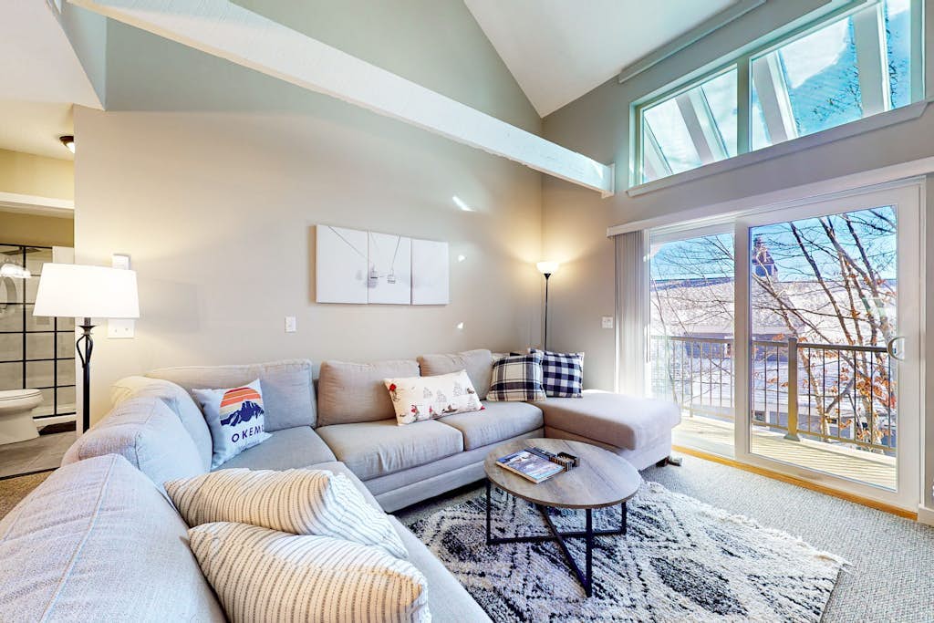 Ski-in/ski-out condo with pool, tennis courts, & grill