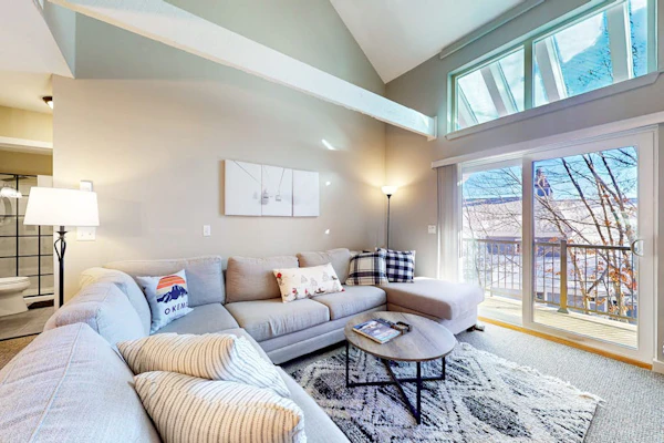 Ski-in/ski-out condo with pool, tennis courts, & grill