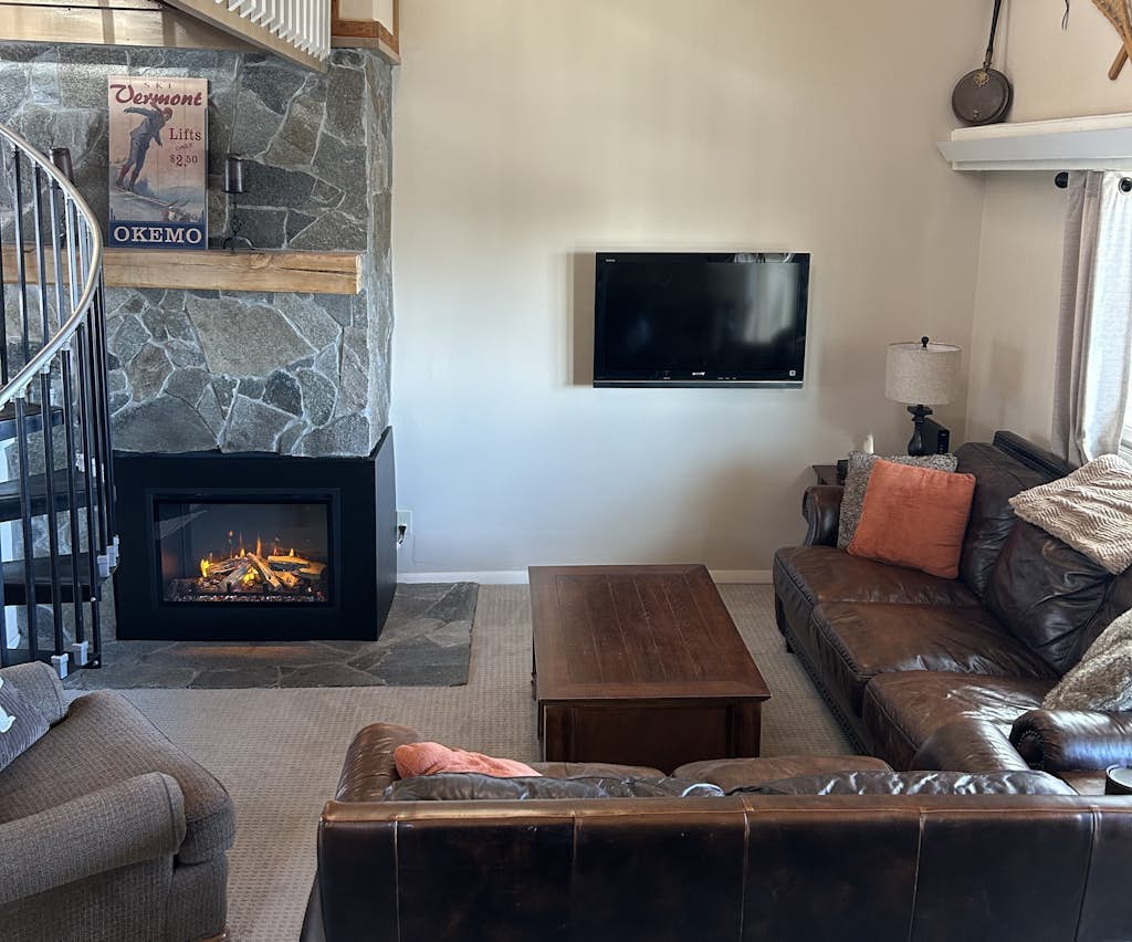 Inviting condo near the Sachem Trail with wifi, washer/dryer