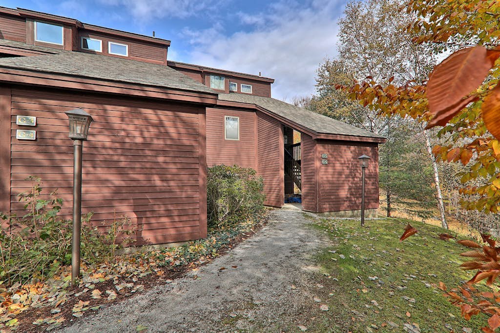 Ski-in/out condo with tennis court, mountain views, & washer/dryer