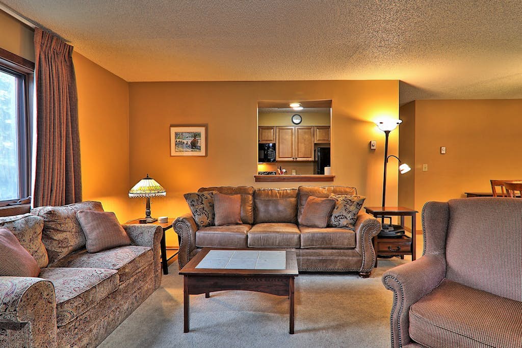 Ski-in/out condo with tennis court, mountain views, & washer/dryer