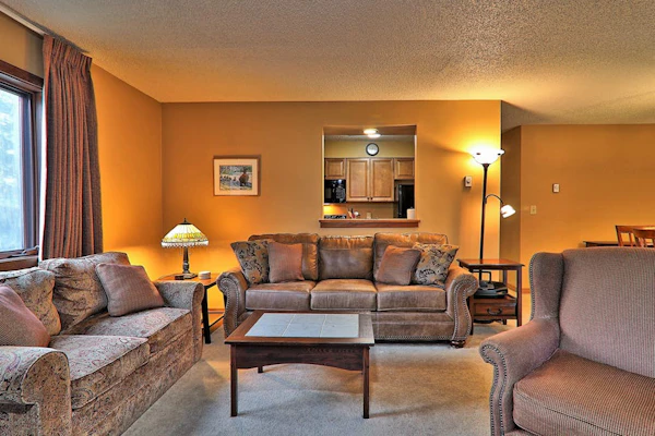 Ski-in/out condo with tennis court, mountain views, & washer/dryer