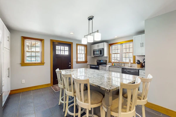Walk-to-town house, one-mile from Okemo Resort, a/c, w/d, wifi, yard, deck