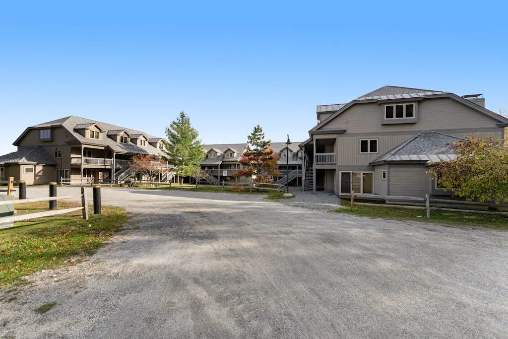 The Bear Den - Solitude Village J202